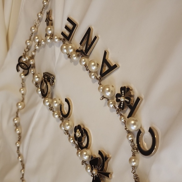 Chanel Coco Charm Pearl Belt Necklace - Picture 6 of 15